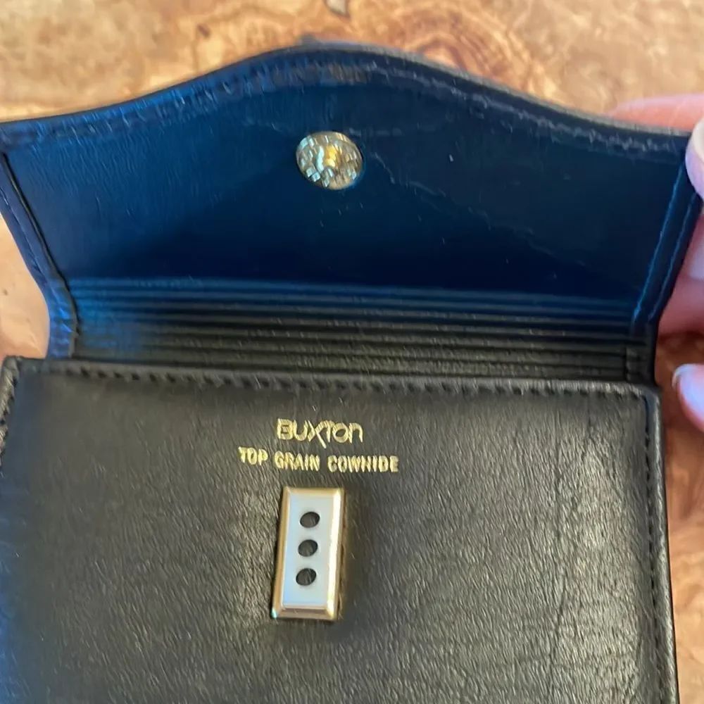 NEW. Buxton Small Leather Wallet - Picture 3 of 8